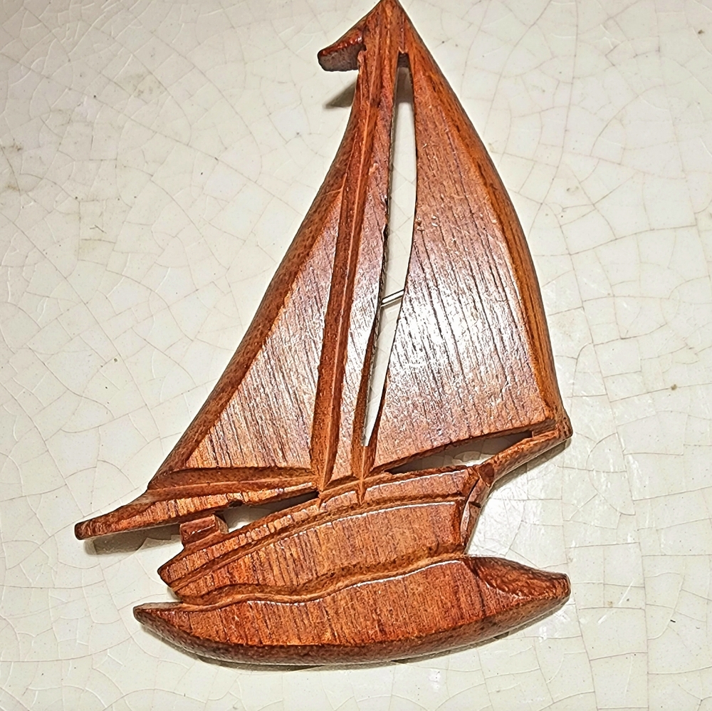Large Brown Wooden sailboat brooch, Nautical, - Picture 2 of 5